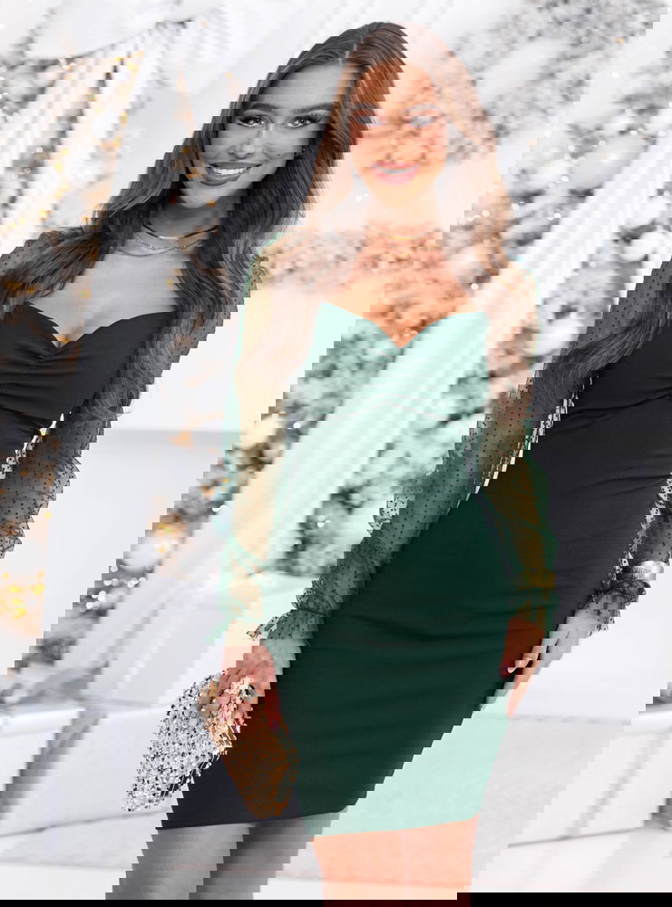 Dopasowana sukienka z tiulowymi...