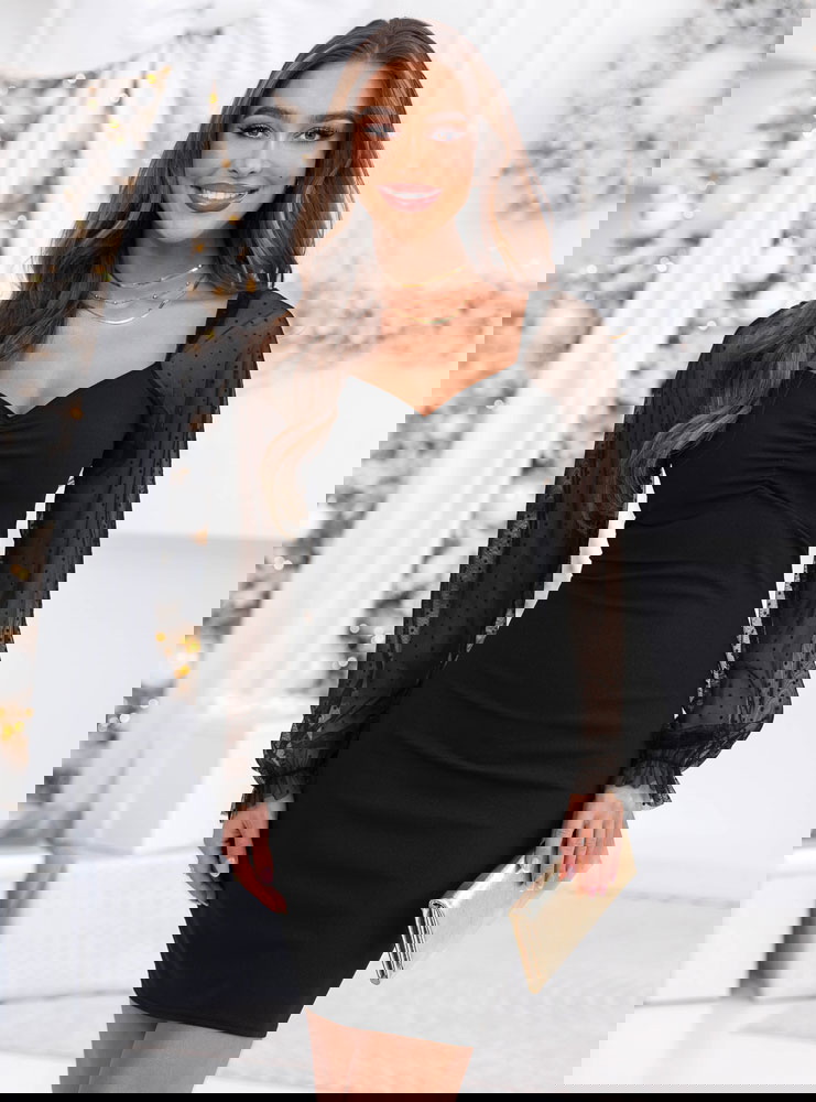 Czarna dopasowana sukienka z...