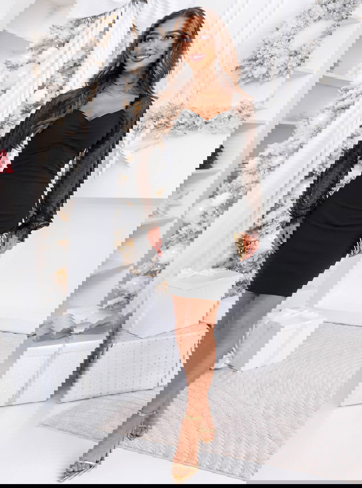 Czarna dopasowana sukienka z...