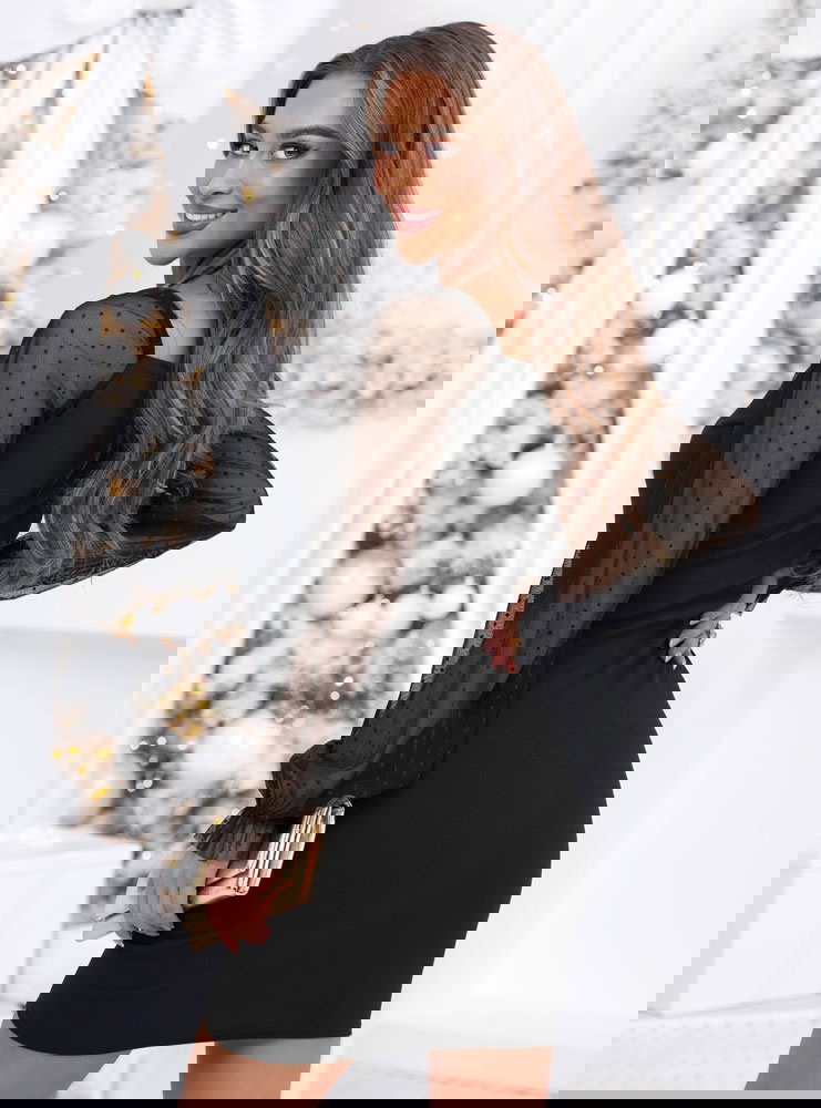 Czarna dopasowana sukienka z...