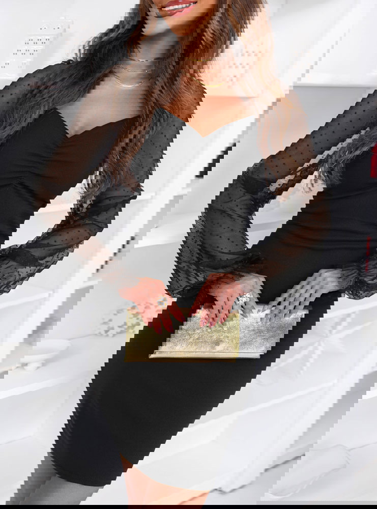 Czarna dopasowana sukienka z...