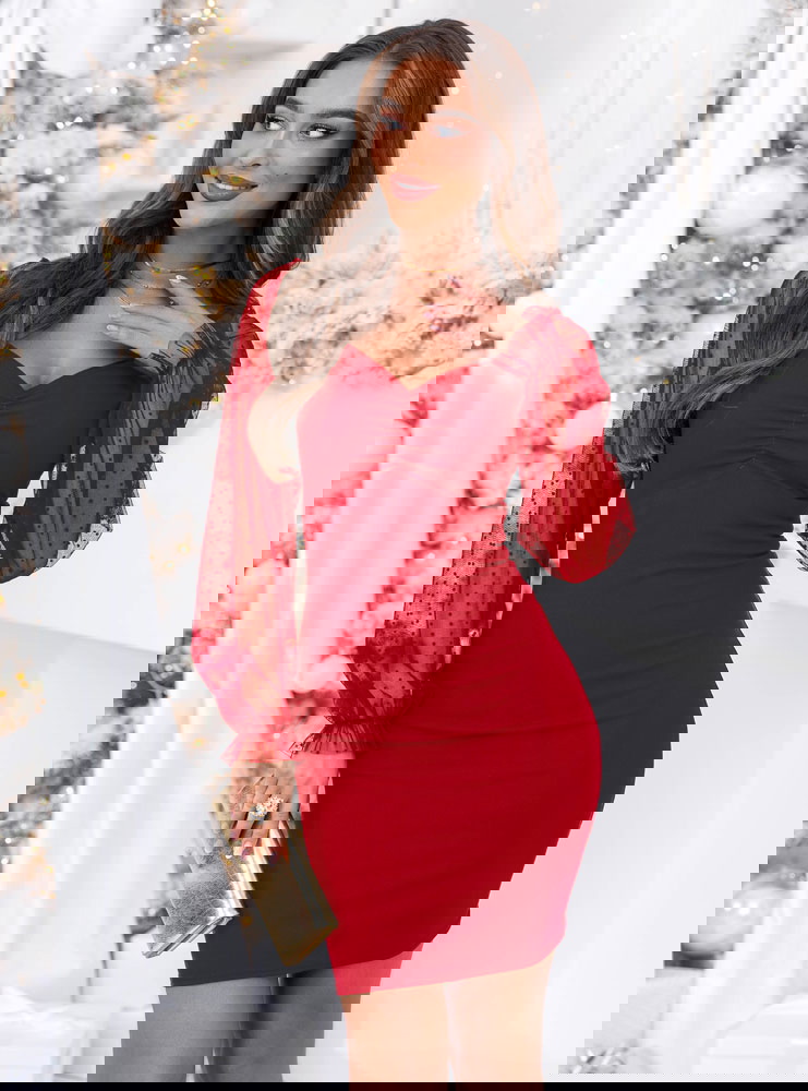 Malinowa dopasowana sukienka z...