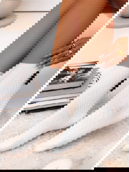 Białe damskie skarpetki z... 2