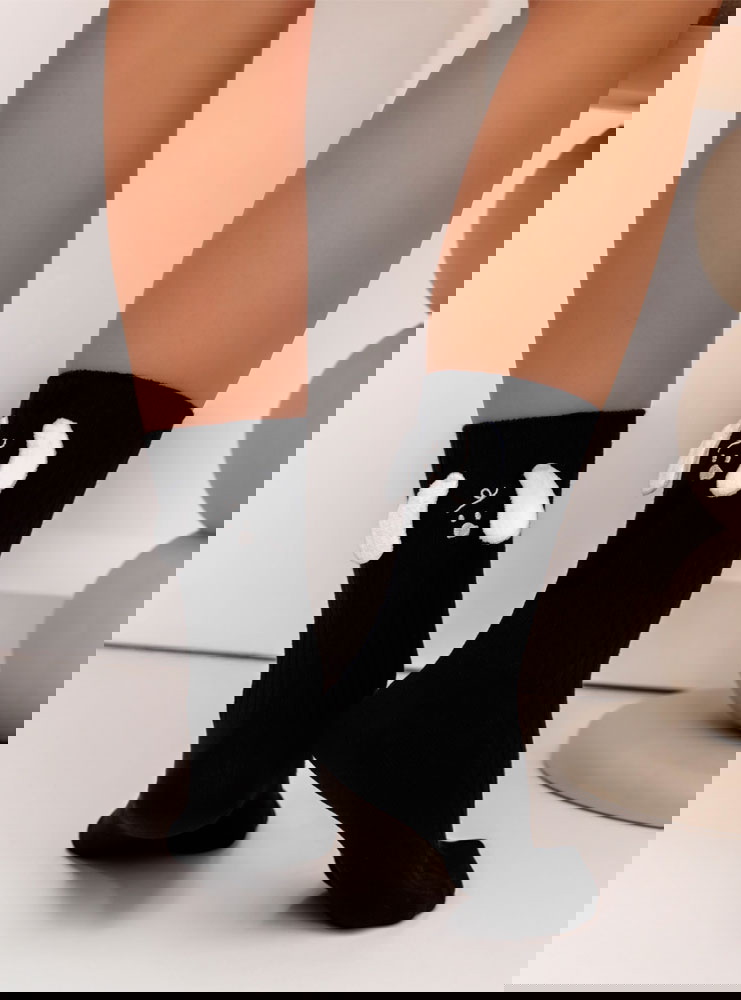 Czarne damskie skarpetki z ozdobnym...