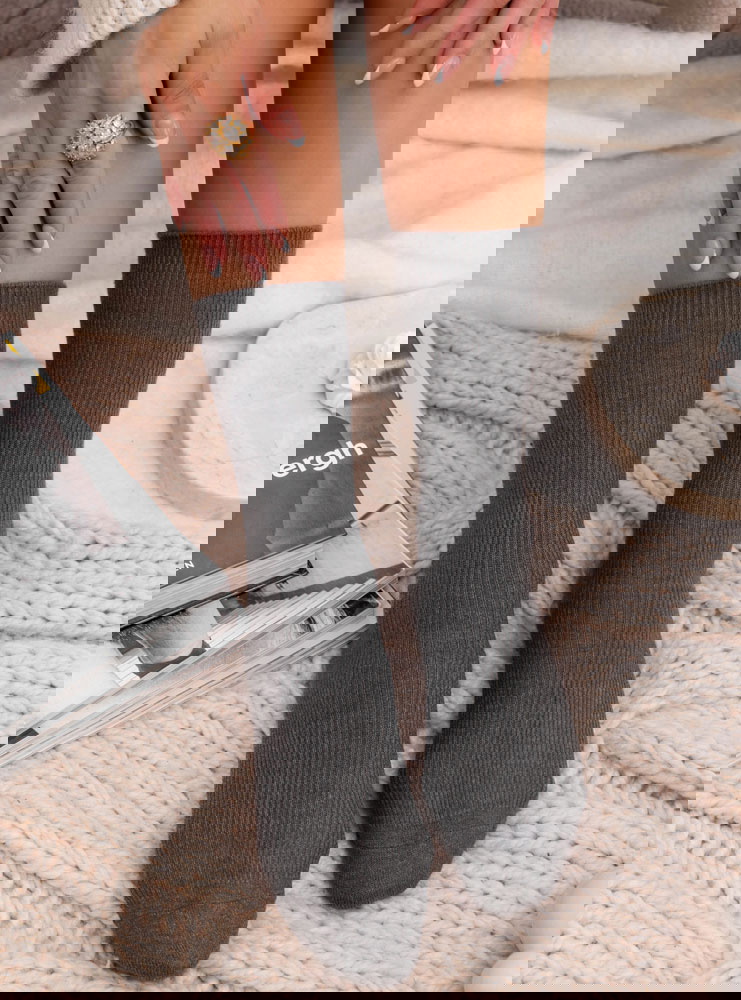 Popielate prążkowane skarpetki Cinnamon