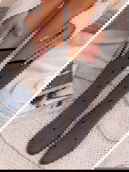 Popielate skarpetki w... 2