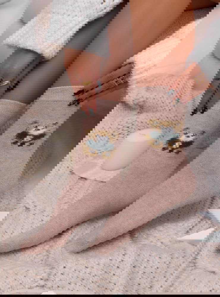 Damskie skarpetki z ozdobnym wzorem...