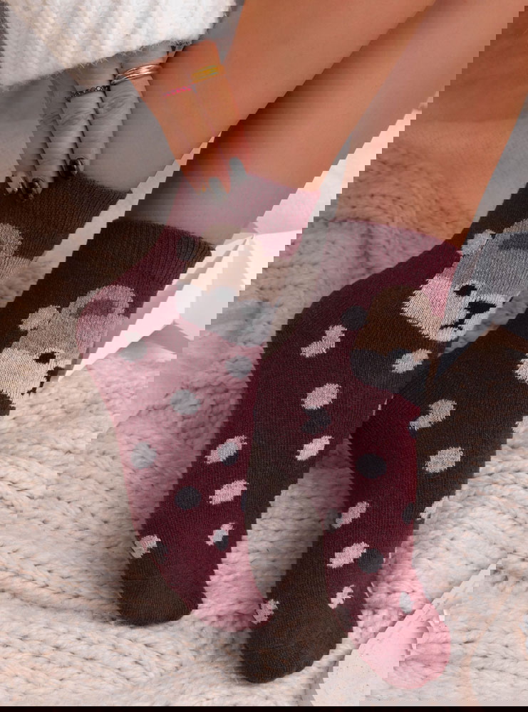 Bordowe skarpetki z ozdobnym wzorem...