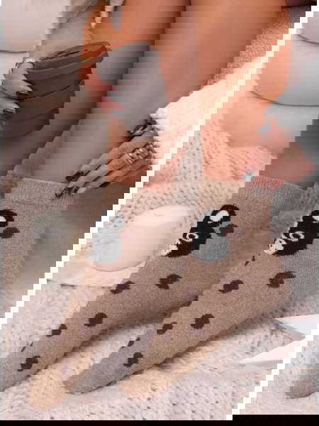 Beżowe skarpetki z ozdobnym...