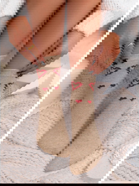 Beżowe skarpetki w...