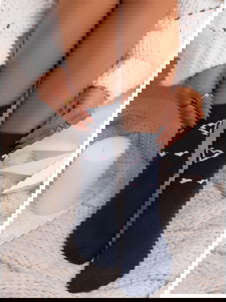 Granatowe skarpetki w...