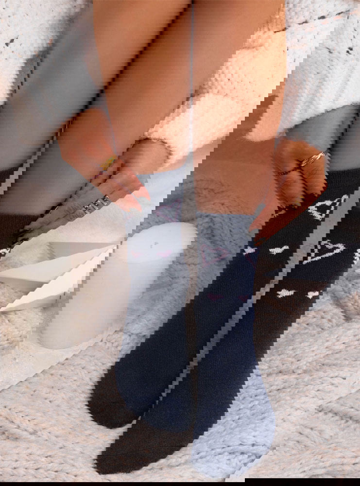 Granatowe skarpetki w serduszka Rubyee