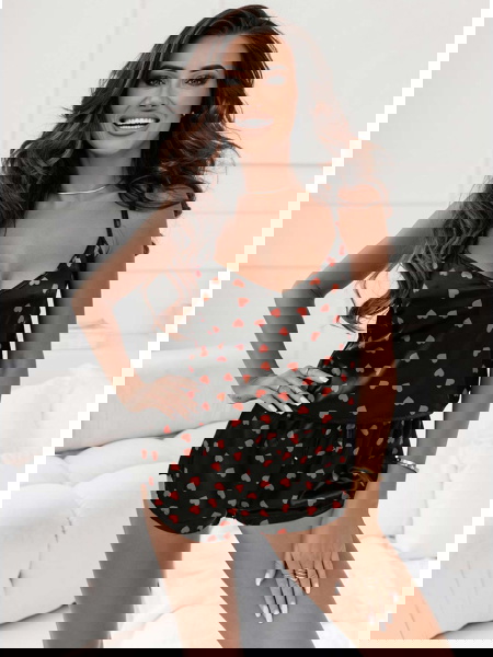 Czarna satynowa piżama w...