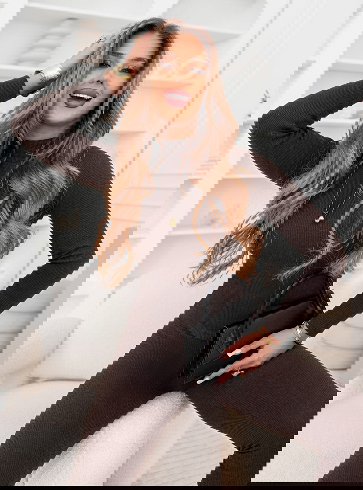 Czekoladowy prążkowany komplet bluzka...