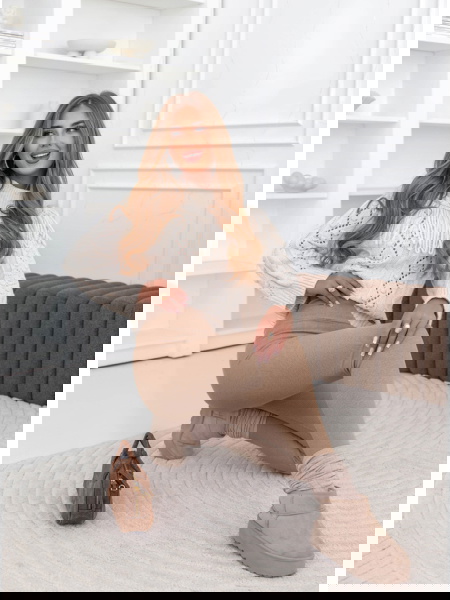 Beżowe prążkowane... 2