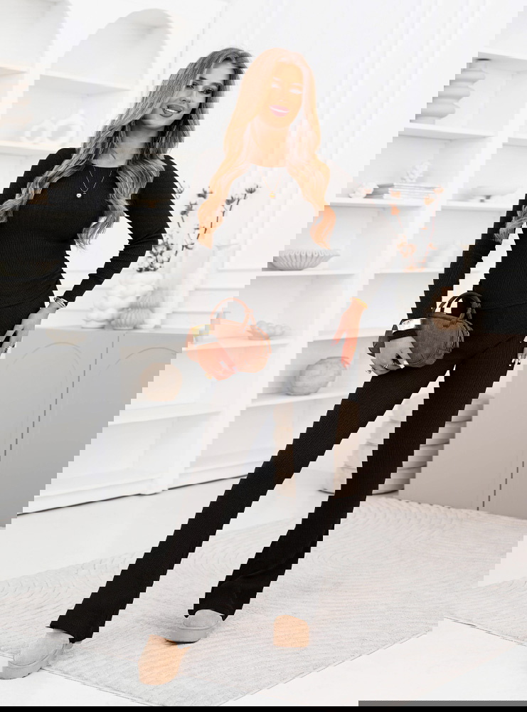 Czarny prążkowany komplet dopasowana...