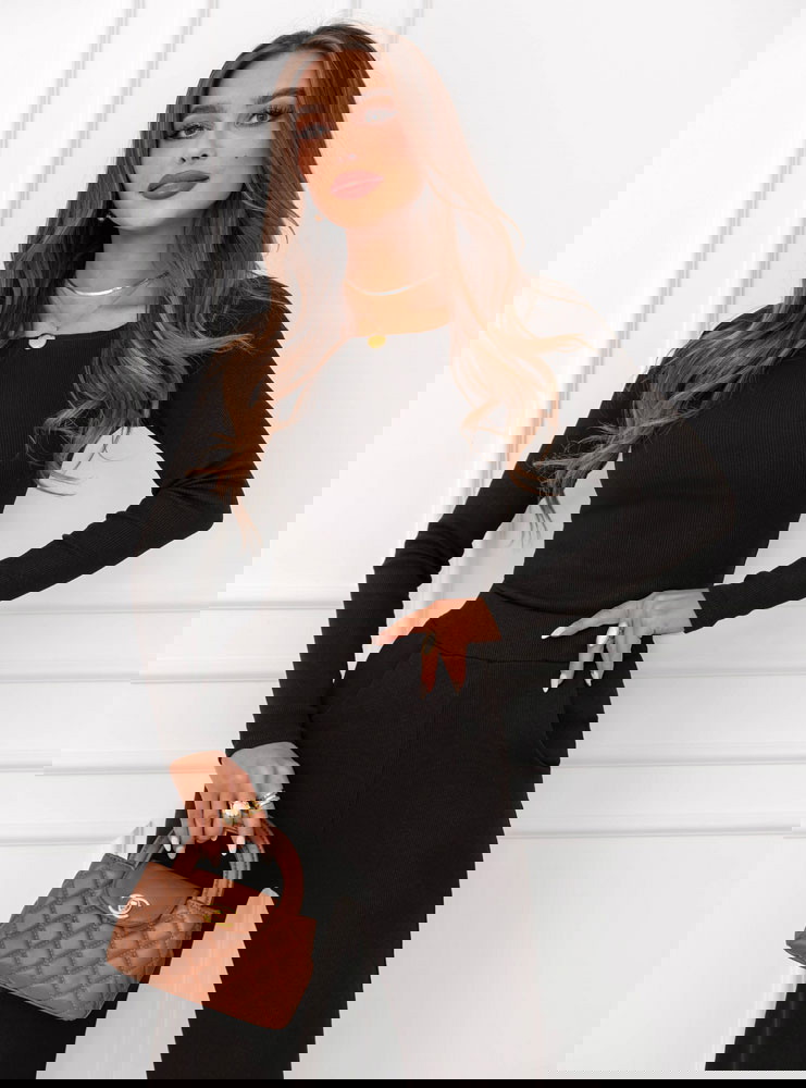 Czarny prążkowany komplet bluzka i...