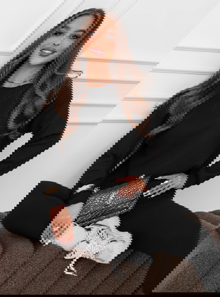 Czarny prążkowany komplet bluzka i...