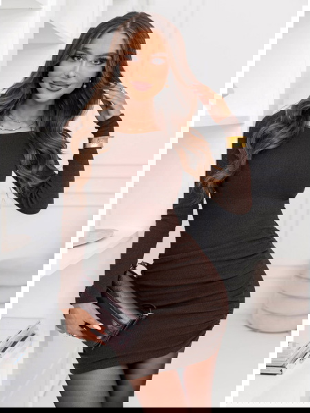 Czekoladowa sukienka mini w...