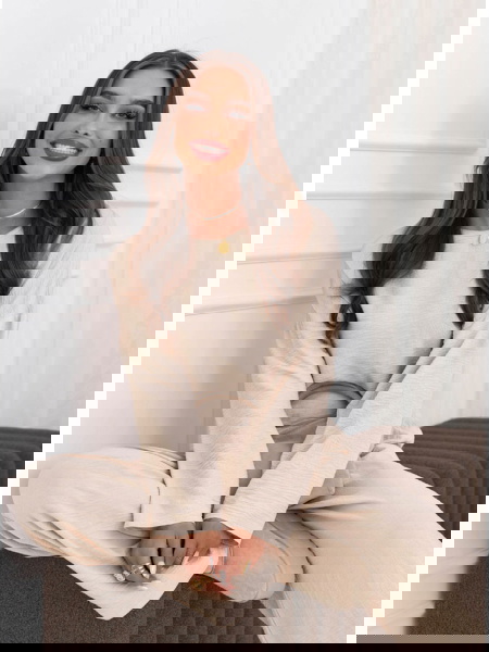 Beżowy komplet bluzka i...