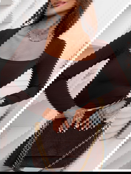 Czekoladowa dopasowana...