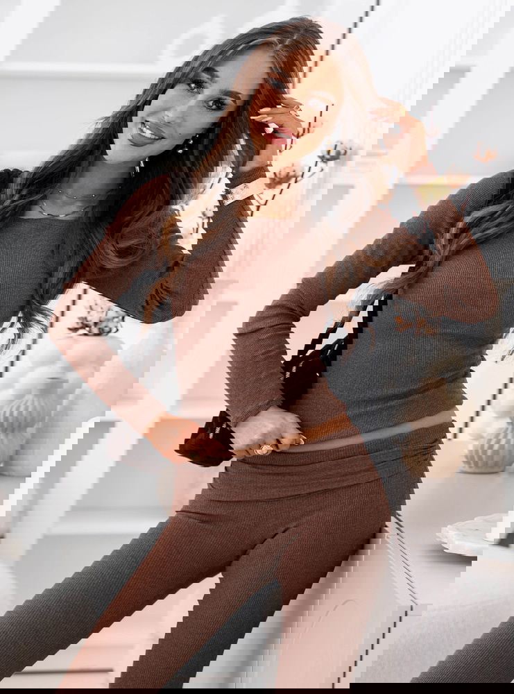 Prążkowany komplet bluzka i spodnie...