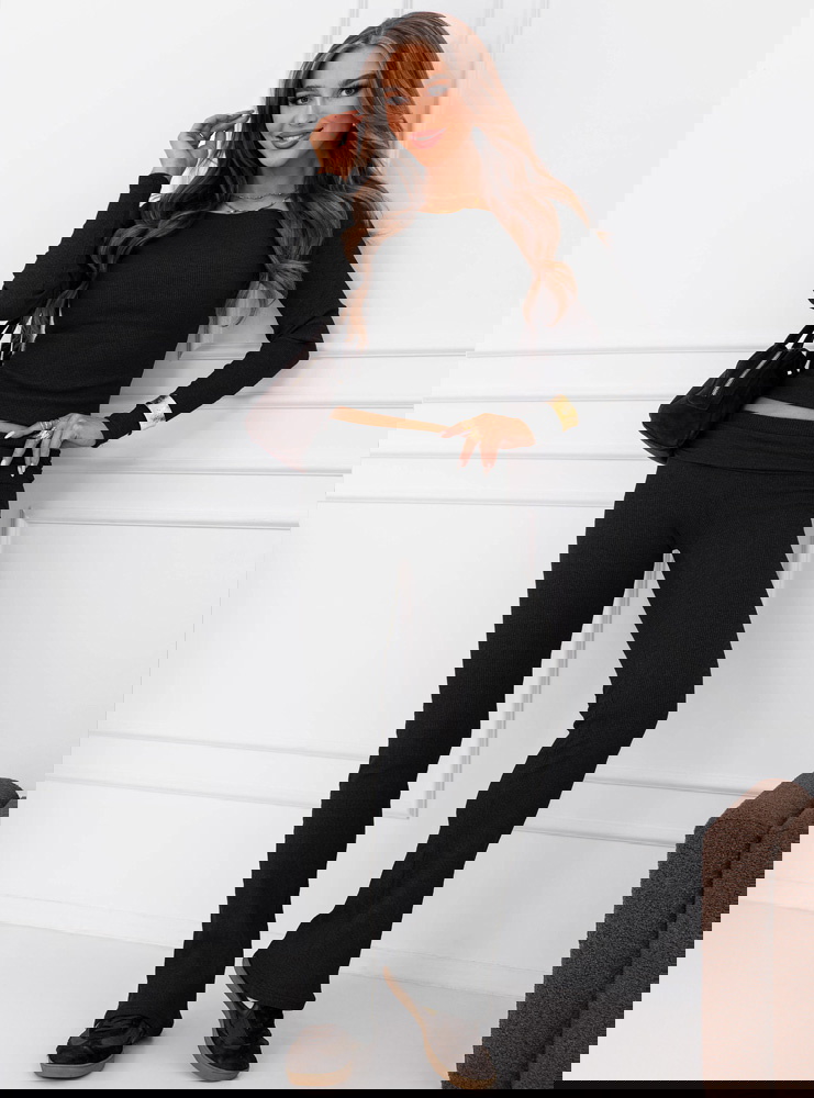 Czarny prążkowany komplet bluzka i...