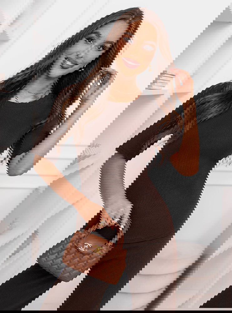 Czekoladowy prążkowany komplet bluzka...