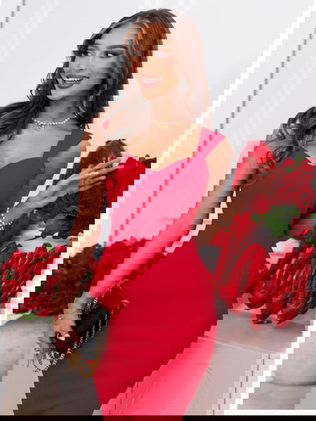 Malinowa dopasowana...