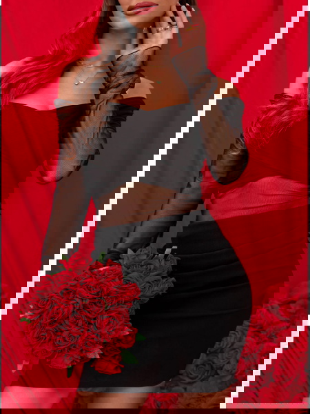 Czarna sukienka mini z... 2