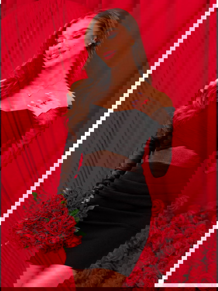 Czarna sukienka mini z...