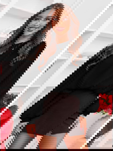 Czarna bluzka z bufiastymi... 2