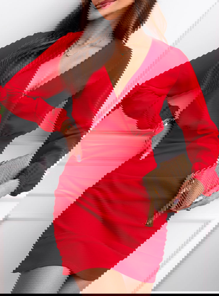 Malinowa sukienka mini z przekładanym dekoltem Halette