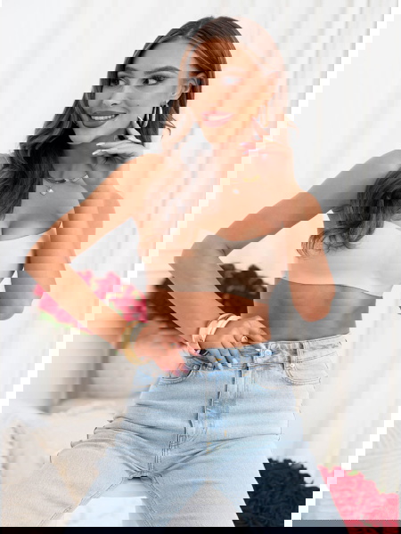 Beżowy biustonosz bez...