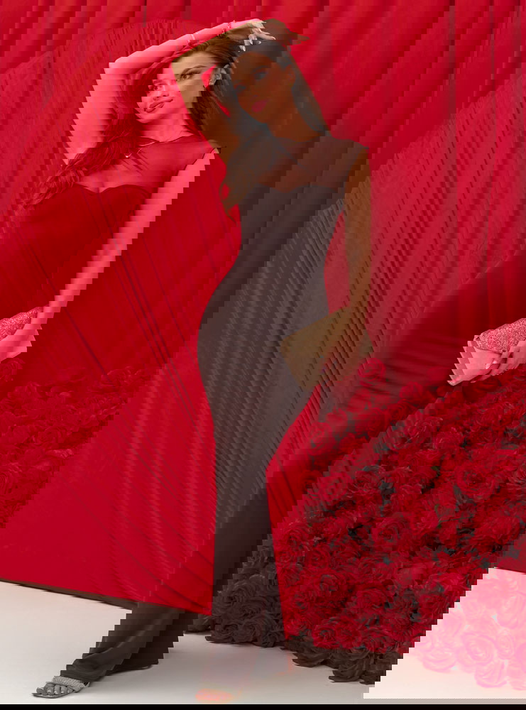 Czekoladowa dopasowana długa sukienka...