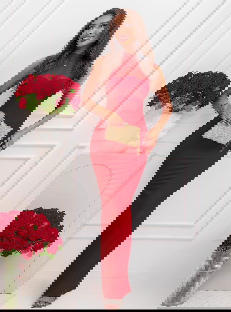 Malinowa dopasowana długa sukienka Wemmo