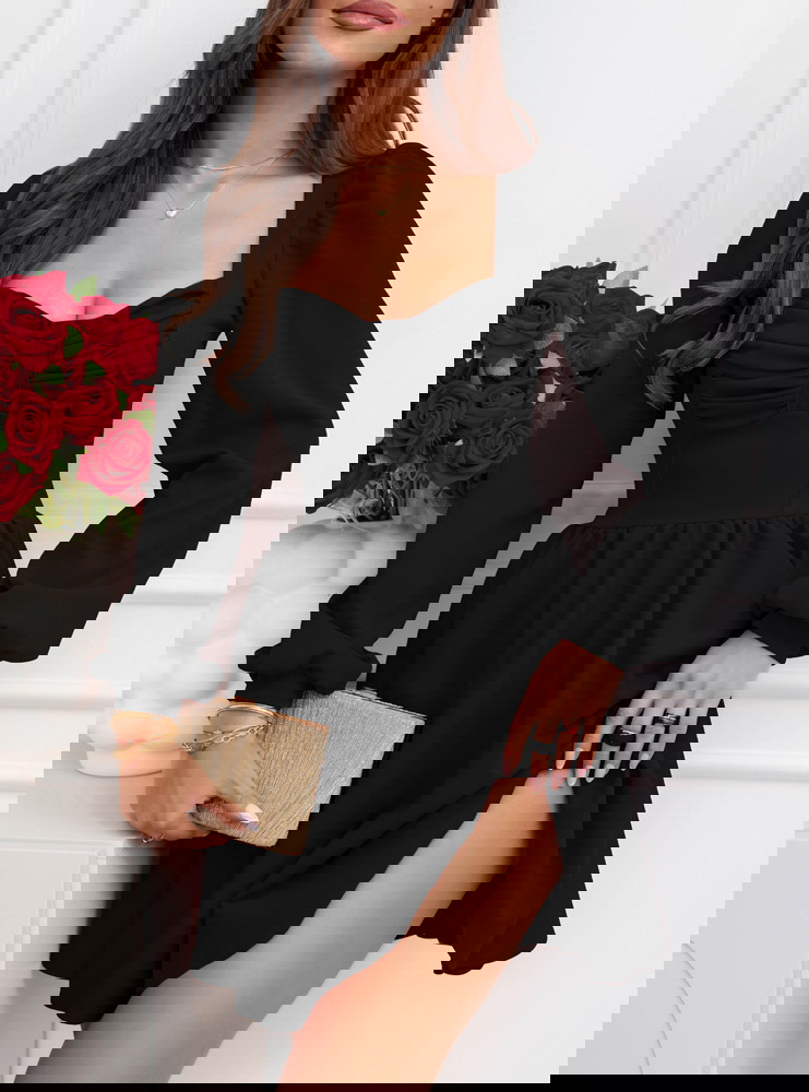 Czarna rozkloszowana sukienka z...