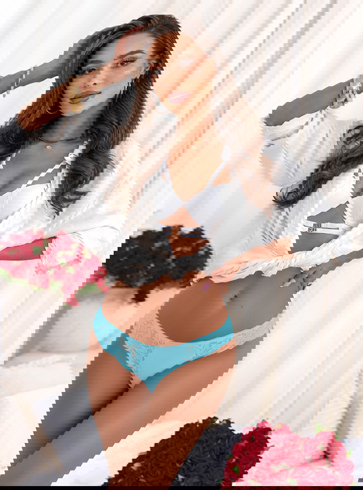 Błękitne koronkowe stringi Asseia