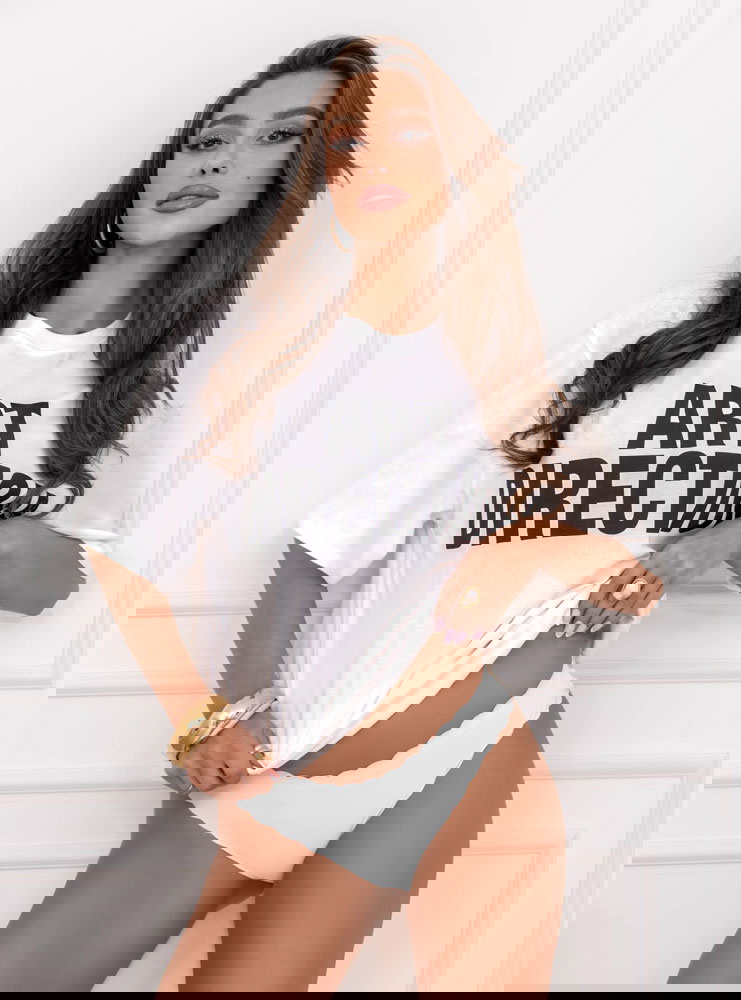 Białe bezszwowe majtki Midea