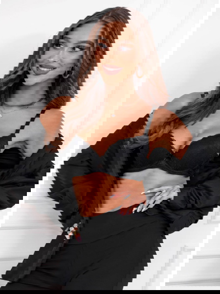 Czarny koronkowy biustonosz...