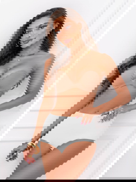 Białe gładkie majtki... 2