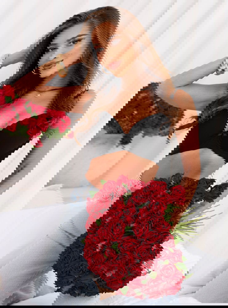 Czarny gładki biustonosz Lashinda