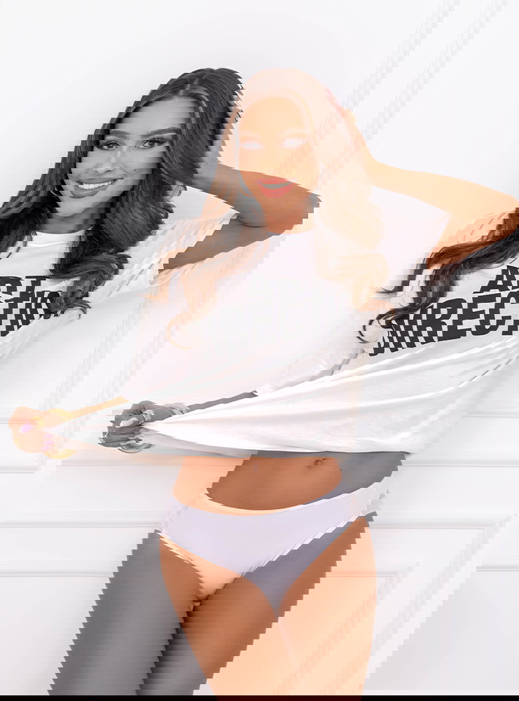 Białe majtki modelujące z siateczką...