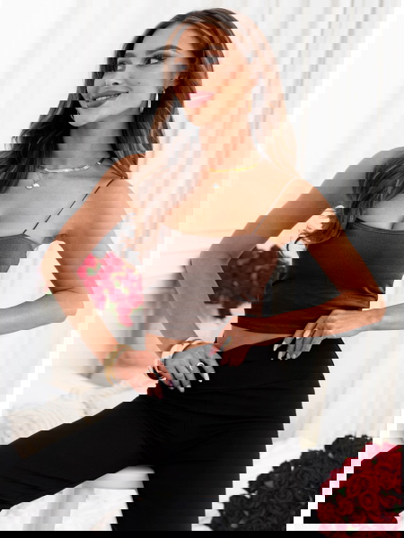 Czekoladowy biustonosz typu...