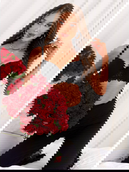 Czarny biustonosz z koronką...