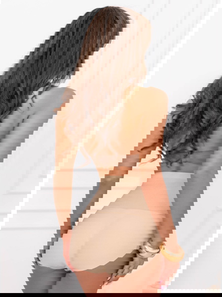 Beżowe majtki modelujące z...