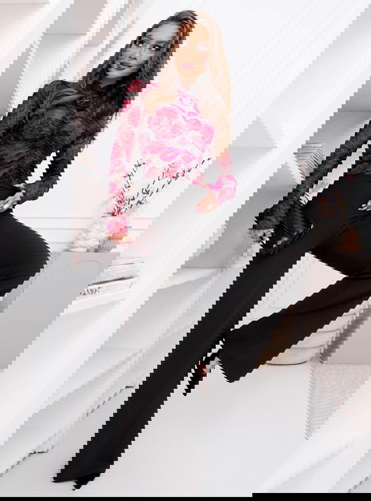 Czarne spodnie z rozszerzanymi...