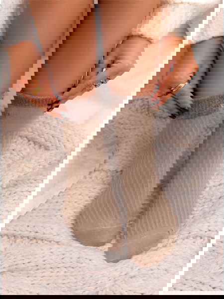 Beżowe skarpetki z ozdobnym... 2