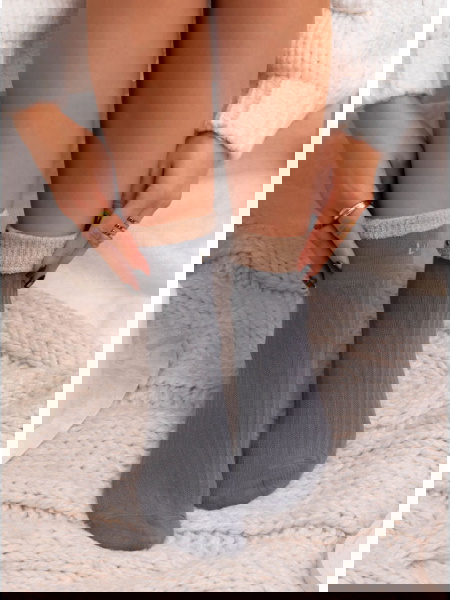 Szare skarpetki z ozdobnym... 2