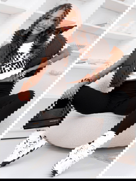 Czarne prążkowane...